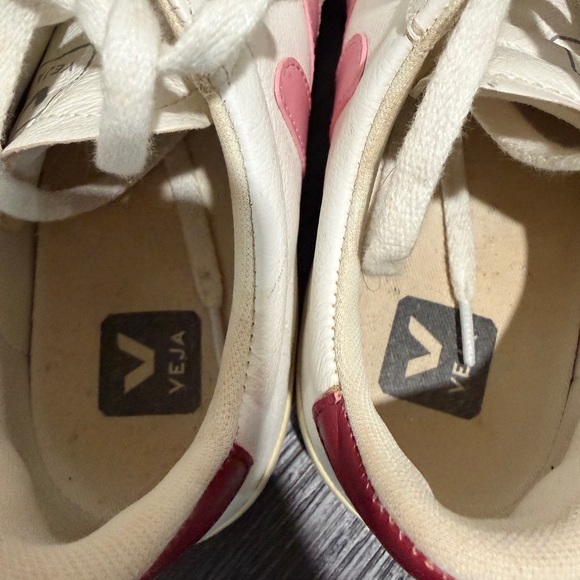 Veja Women's Campo White and Pink Casual Sneakers - Picture 5 of 8